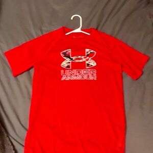 Under aurmour red/camo youth XL